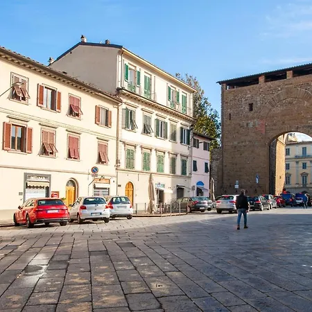 Fuori Le Mura San Frediano- Flo *